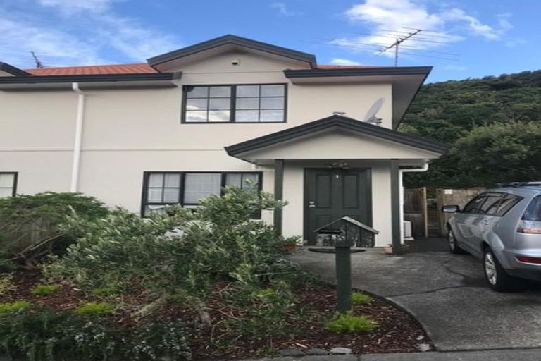 Photo of property in 77a Woodhouse Avenue, Karori, Wellington, 6012
