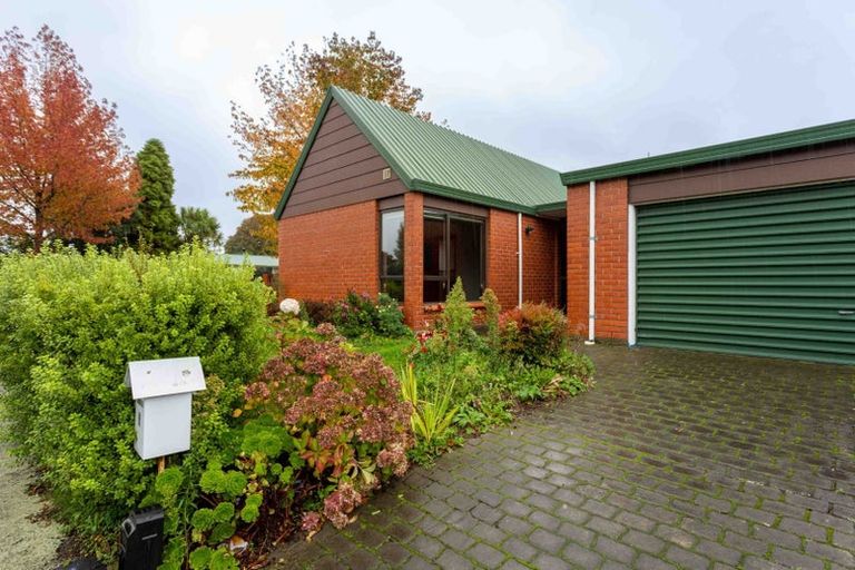 Photo of property in 2/1 Braco Place, Burnside, Christchurch, 8041