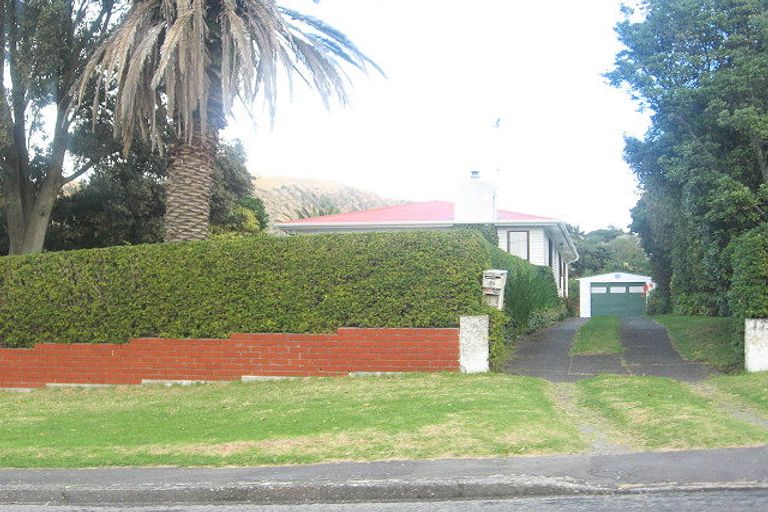 Photo of property in 14 Te Miti Street, Paekakariki, 5034