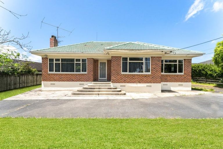 Photo of property in 277 Hobsonville Road, Hobsonville, Auckland, 0618