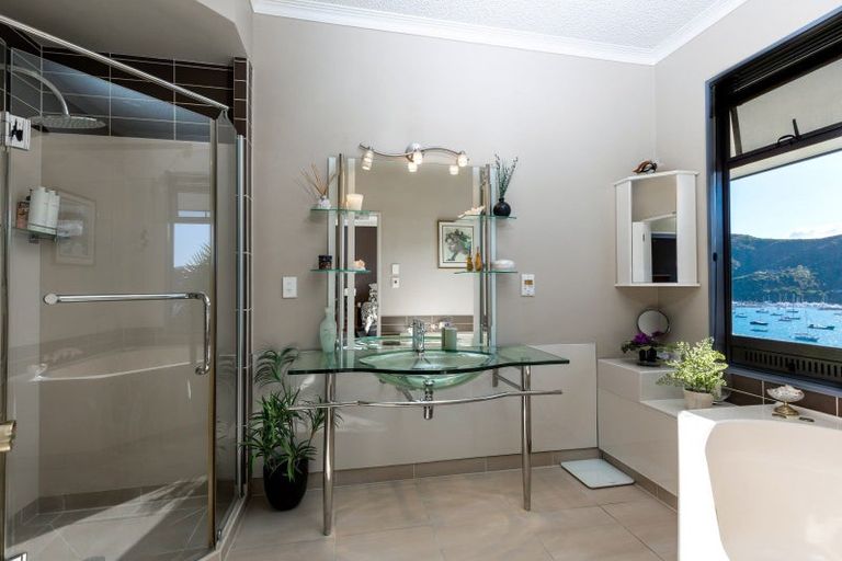 Photo of property in 8 Marina View, Waikawa, Picton, 7281