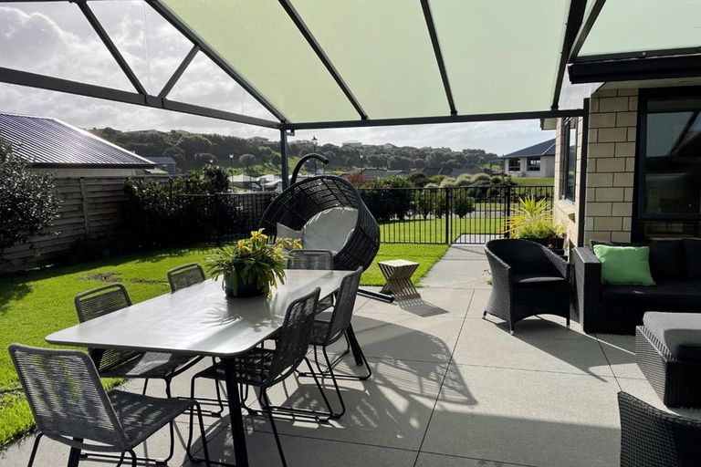 Photo of property in 8 Vantage Place, Omokoroa, 3114