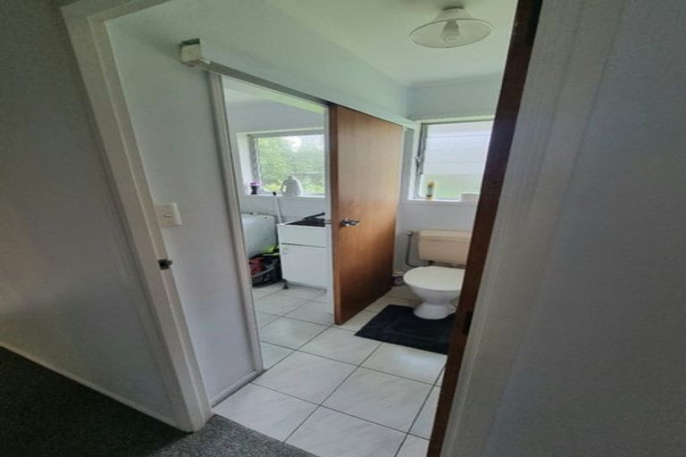 Photo of property in 19 Cascades Road, Pakuranga Heights, Auckland, 2010