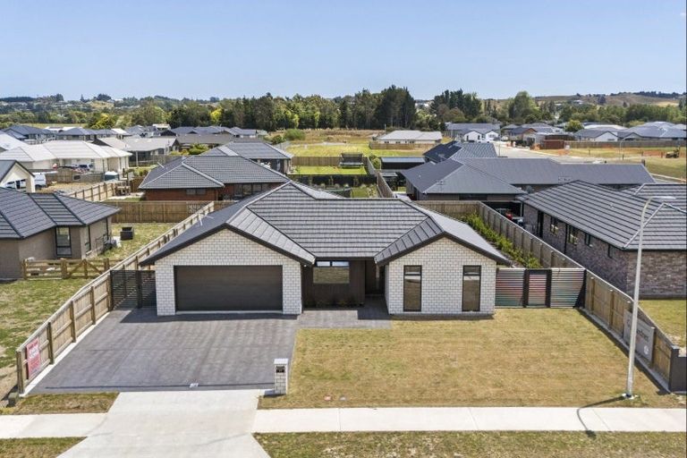 Photo of property in 17 Echo Place, Maewa, 4702