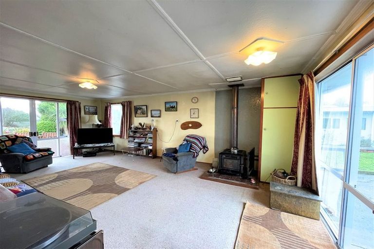 Photo of property in 7 Burns Street, Owaka, 9535