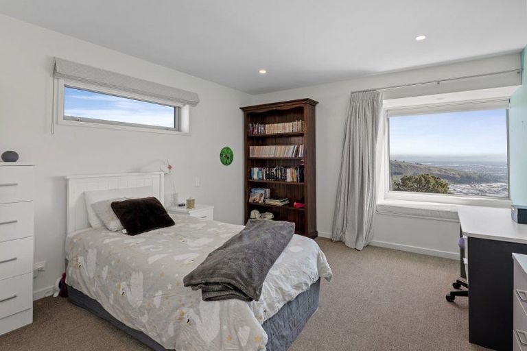 Photo of property in 21 Parkridge Place, Mount Pleasant, Christchurch, 8081