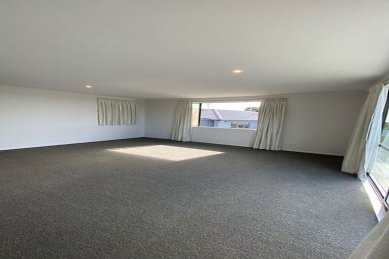Photo of property in 80 Waldorf Crescent, Orewa, 0931