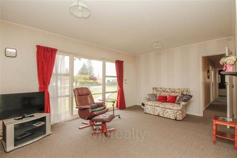 Photo of property in 22 Cochrane Street, Fairy Springs, Rotorua, 3015