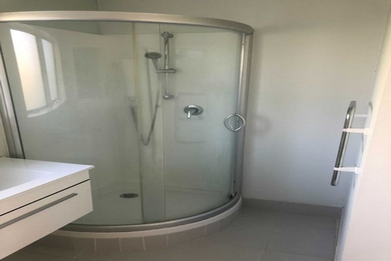 Photo of property in 9/19a Verbena Road, Birkdale, Auckland, 0626