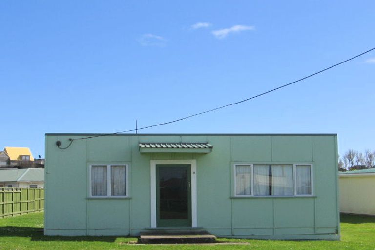 Photo of property in 8 Thomas Place, Foxton Beach, Foxton, 4815