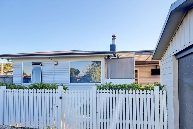 Photo of property in 249 Queen Street, Pukekohe, 2120