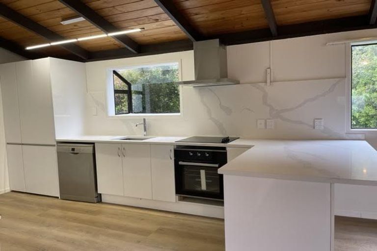 Photo of property in 283 Old North Road, Kumeu, 0892