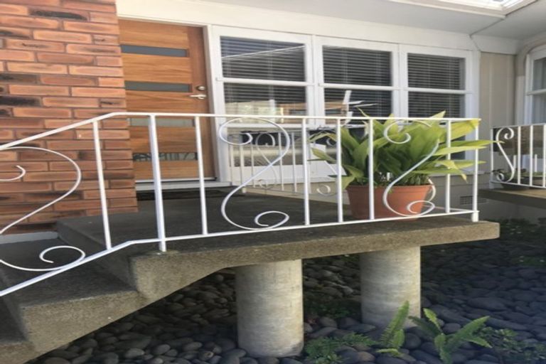 Photo of property in 2/1a Wade Avenue, Onehunga, Auckland, 1061