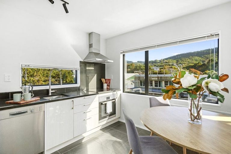 Photo of property in 3/232 Main Road, Tawa, Wellington, 5028