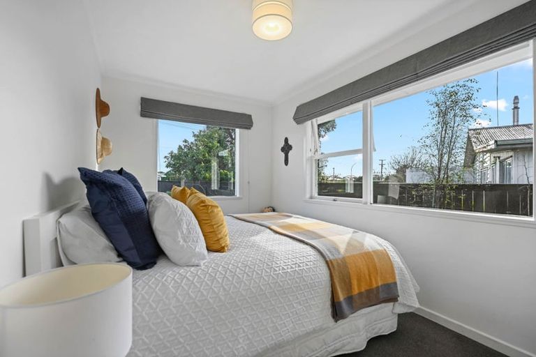 Photo of property in 37 Braid Road, St Andrews, Hamilton, 3200