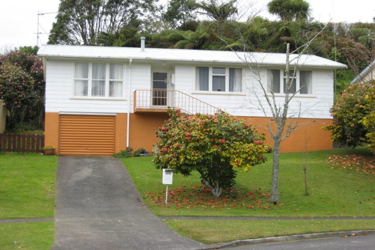 Photo of property in 13 Brixham Place, Merrilands, New Plymouth, 4312