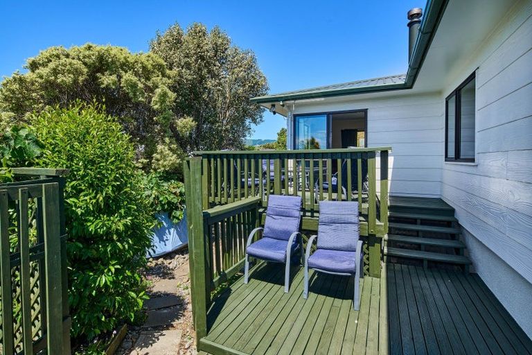 Photo of property in 8 Ross Grove, Paraparaumu, 5032