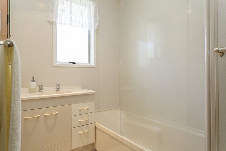 Photo of property in 70 Hinemoa Avenue, Taupo, 3330