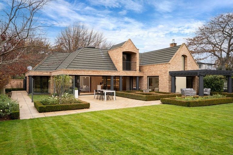 Photo of property in 60 Regent's Park Drive, Casebrook, Christchurch, 8051