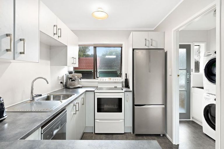 Photo of property in 1/20 Gladys Avenue, Glenfield, Auckland, 0629