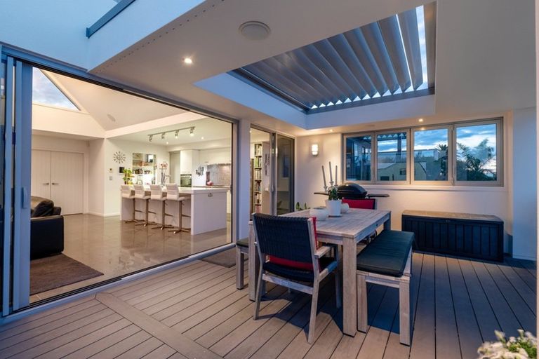 Photo of property in 116 Karewa Parade, Papamoa Beach, Papamoa, 3118