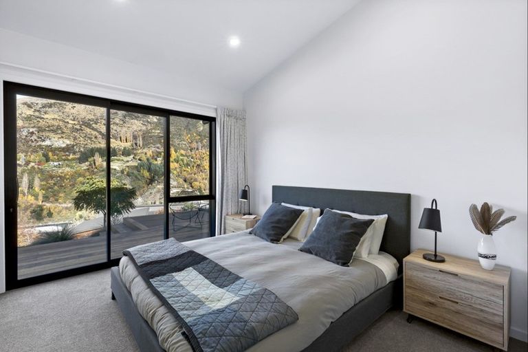 Photo of property in 3 Mcqueen Place, Arthurs Point, Queenstown, 9371