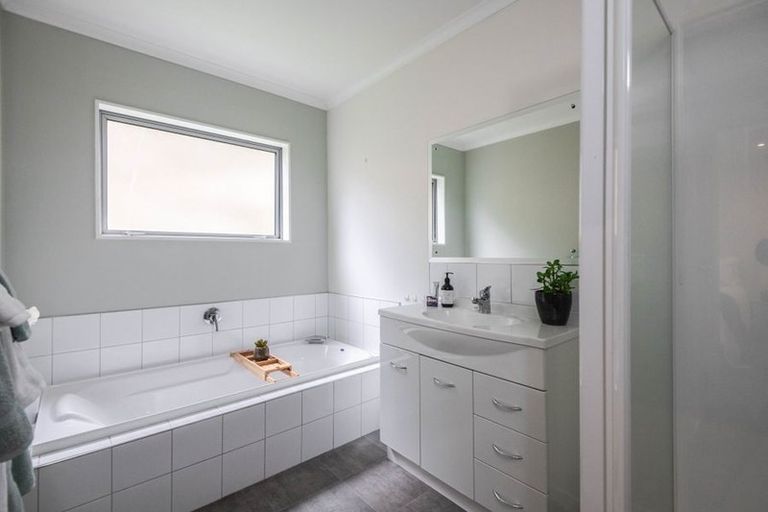 Photo of property in 10 Flotilla Place, Whitby, Porirua, 5024