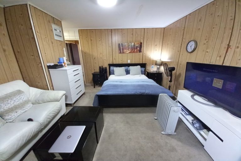 Photo of property in 31 Sunset Road, Totara Vale, Auckland, 0632