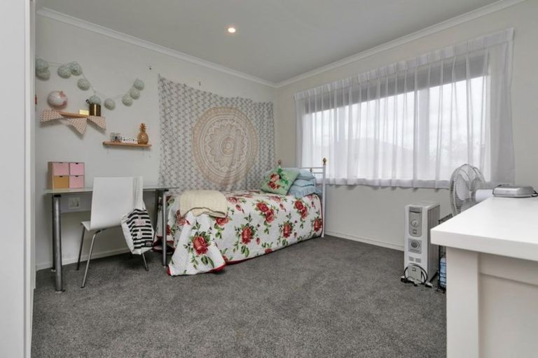 Photo of property in 5 Touhou Road, Hobsonville, Auckland, 0618