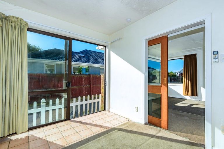 Photo of property in 46 Athol Terrace, Upper Riccarton, Christchurch, 8041