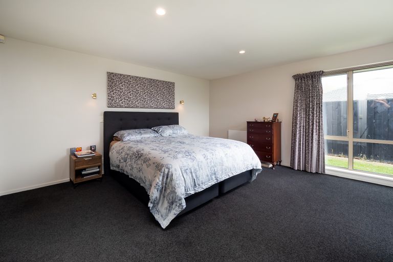 Photo of property in 92 Milns Road, Halswell, Christchurch, 8025