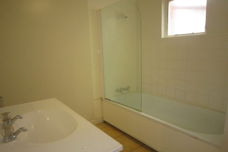 Photo of property in 8 Melrose Crescent, Melrose, Wellington, 6023