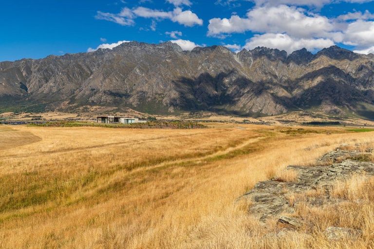 Photo of property in 3 Water Race Lane, Jacks Point, Queenstown, 9371