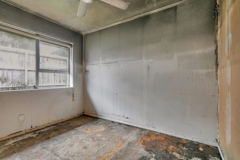 Photo of property in 2/21a Ludlow Terrace, Totara Vale, Auckland, 0627