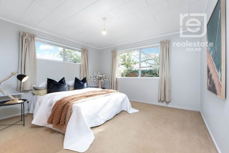 Photo of property in 1 Murillo Place, Henderson, Auckland, 0612