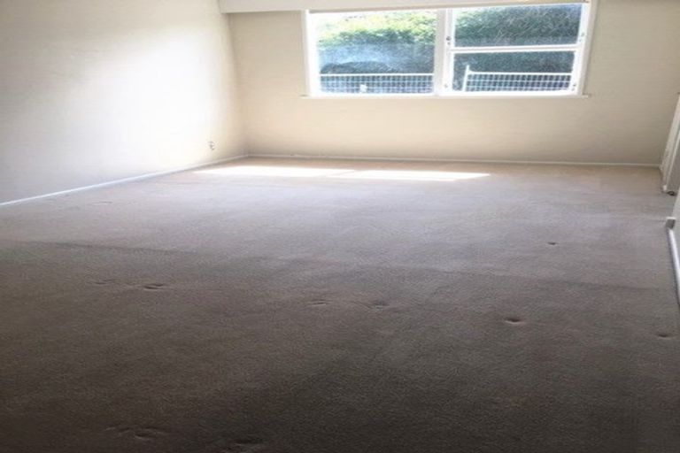 Photo of property in 4 Gill Avenue, Te Atatu Peninsula, Auckland, 0610