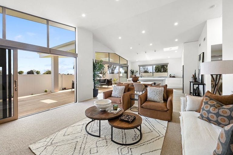 Photo of property in 63c Mangorei Road, Strandon, New Plymouth, 4312