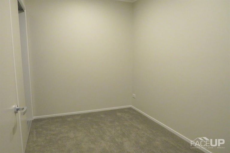 Photo of property in 58 Rangihina Road, Hobsonville, Auckland, 0616