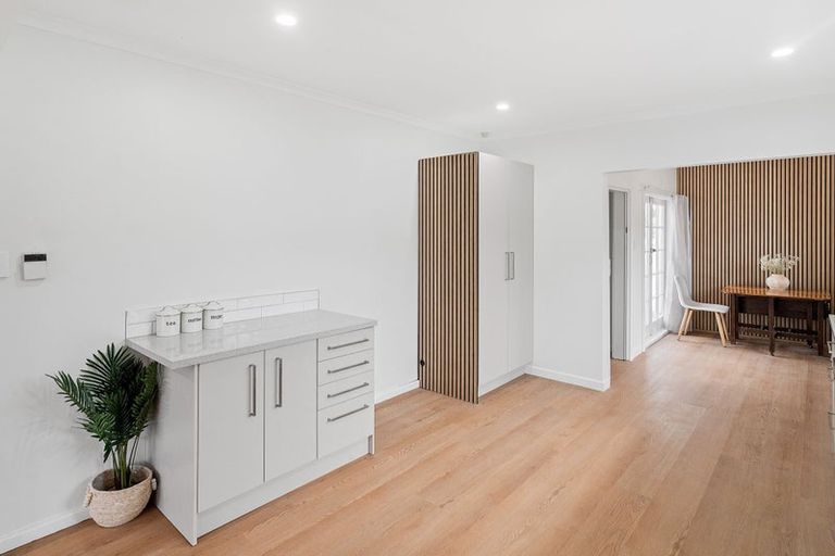 Photo of property in 267 Centaurus Road, Saint Martins, Christchurch, 8022