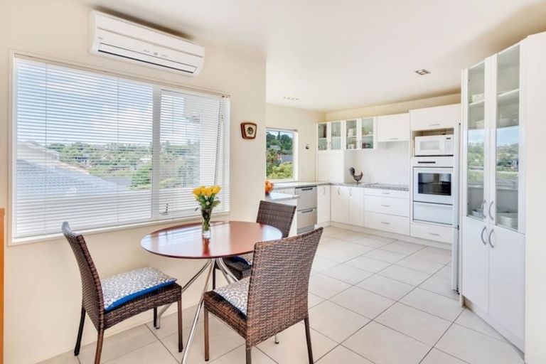 Photo of property in 17 Crestview Place, Browns Bay, Auckland, 0630