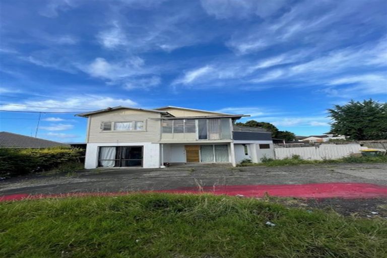 Photo of property in 72 Don Buck Road, Massey, Auckland, 0614