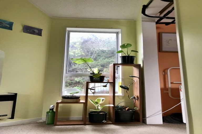 Photo of property in 15e Glen Road, Stokes Valley, Lower Hutt, 5019