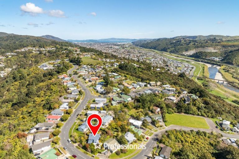 Photo of property in 118 Holborn Drive, Stokes Valley, Lower Hutt, 5019
