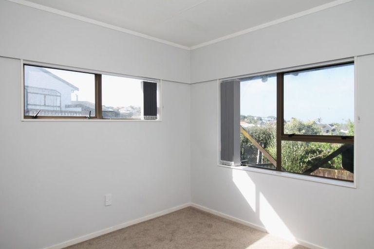 Photo of property in 43 Goodwood Drive, Goodwood Heights, Auckland, 2105