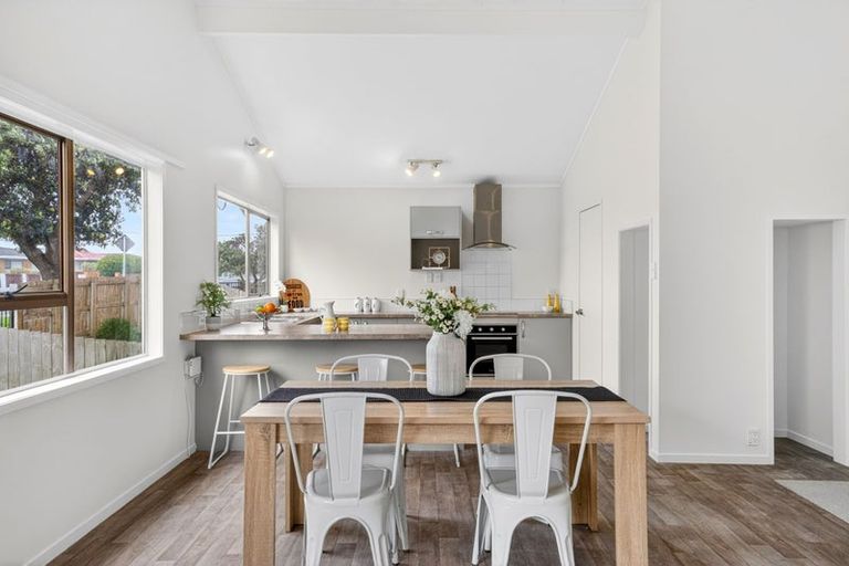 Photo of property in 86 Stanmore Bay Road, Stanmore Bay, Whangaparaoa, 0932