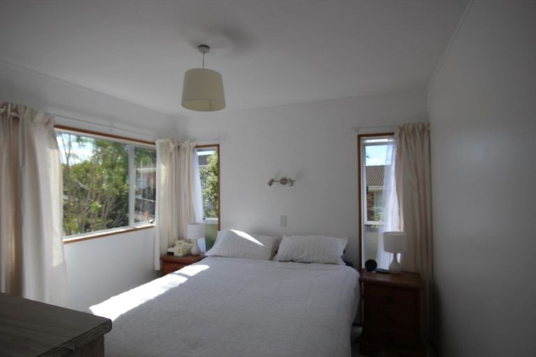 Photo of property in 3/250 Onewa Road, Birkenhead, Auckland, 0626