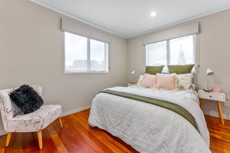 Photo of property in 9 Grainger Road, Te Atatu South, Auckland, 0610