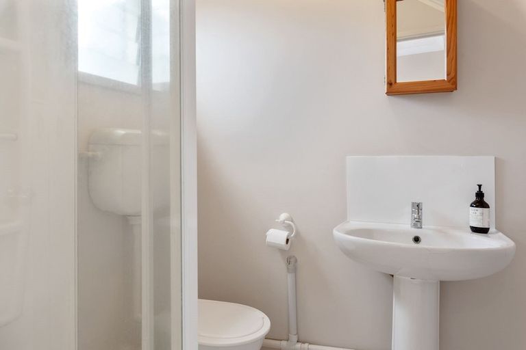 Photo of property in 1/99 Hebron Road, Waiake, Auckland, 0630