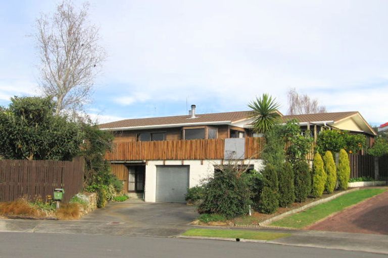 Photo of property in 22 Burn-murdoch Street, St Andrews, Hamilton, 3200