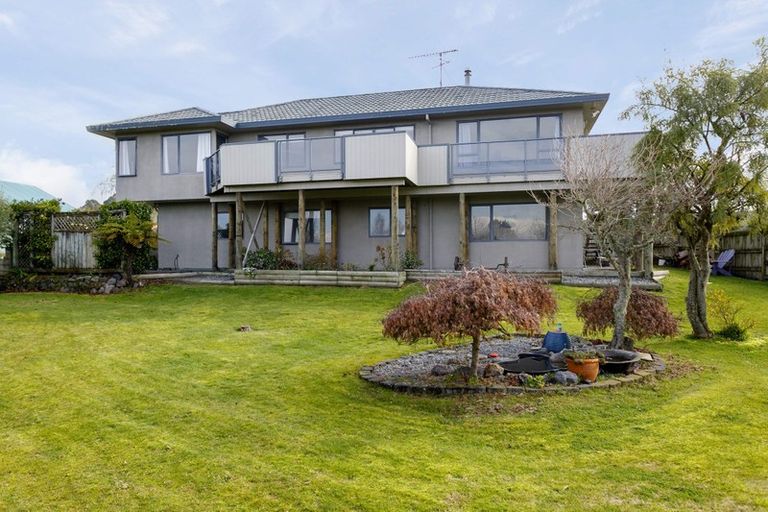 Photo of property in 38 Kinder Street, Acacia Bay, Taupo, 3330